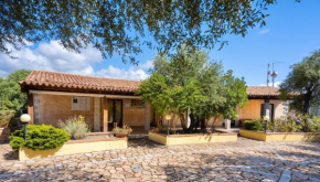 Residence with swimming-pool in Badesi, apartments with air conditioning and private outdoor area Badesi